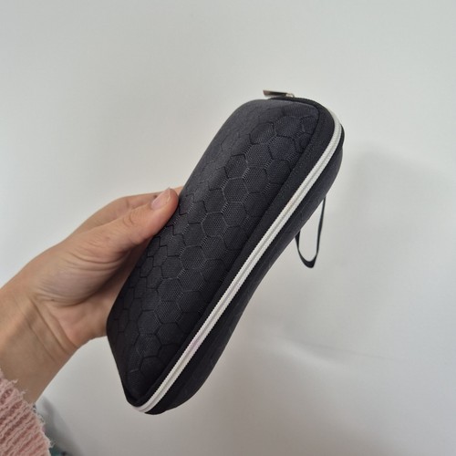 Black hard shell - , zip