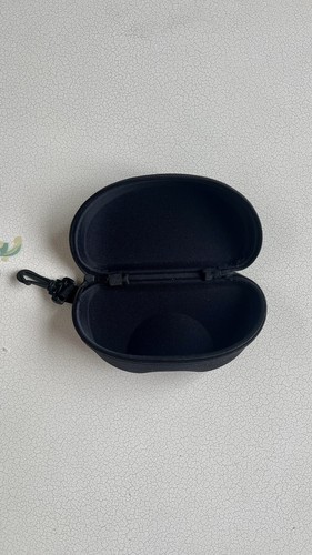 Used black zipper eye glasses - black,